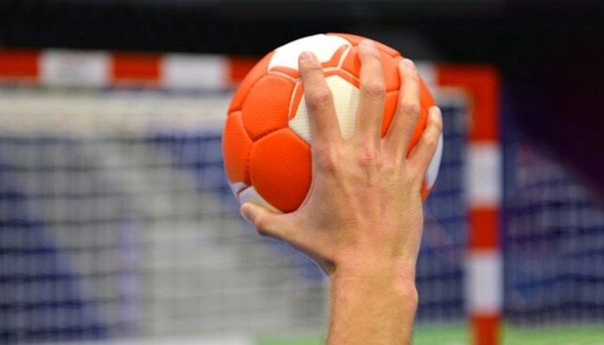 Логотип IHF та прапор Росії на тлі офіційного рішення Ради федерації від 15 липня 2026 року