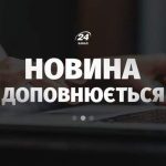 Автомобіль Mini Cooper на вулиці Янева у Львові, на місці працюють правоохоронці