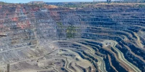 Виробничий майданчик Південного гірничо-збагачувального комбінату у Кривому Розі