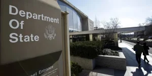 Прапор США на тлі карти Близького Сходу
