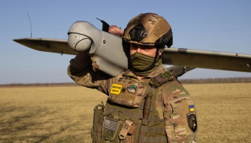 Фото групи комунікацій 426 ОПБС до удару по ЗРК «Стріла-10»