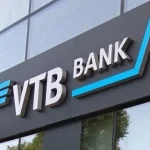 Логотип або будівля банку ВТБ
