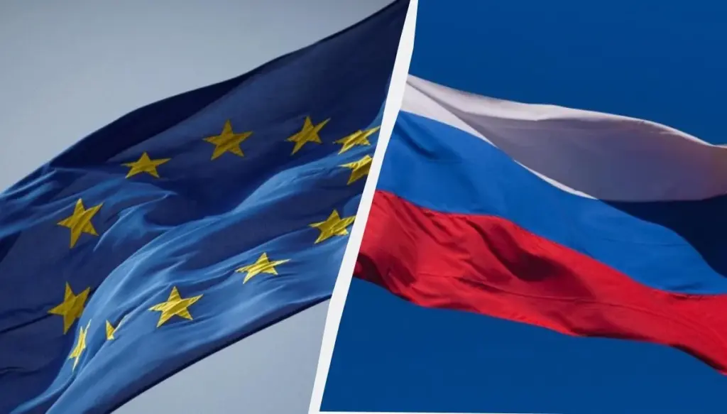 Колаж про публічне викриття злочинів Путіна як чинник стримування ескалації, фото REUTERS та ua.depositphotos.com